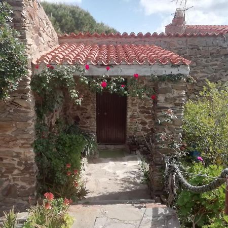 Bed and Breakfast Sa Domo De Afra Stintino Exterior foto