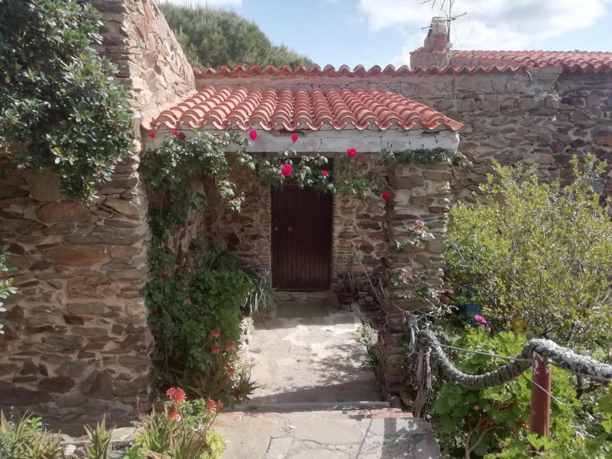 Bed and Breakfast Sa Domo De Afra Stintino Exterior foto