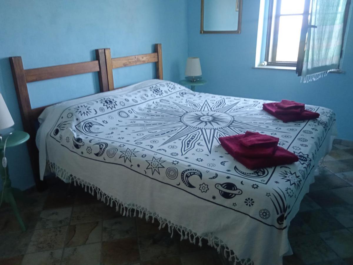 Bed and Breakfast Sa Domo De Afra Stintino Exterior foto