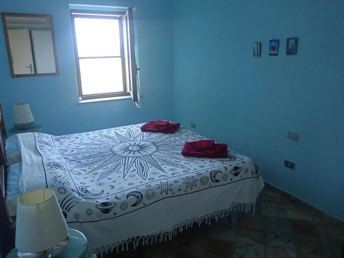 Bed and Breakfast Sa Domo De Afra Stintino Exterior foto